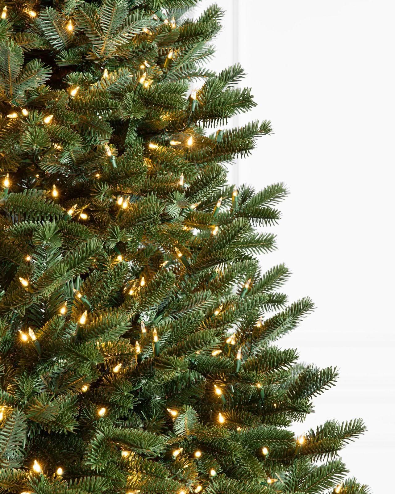 Árvore de Natal e Micro LEDs Embutidos
